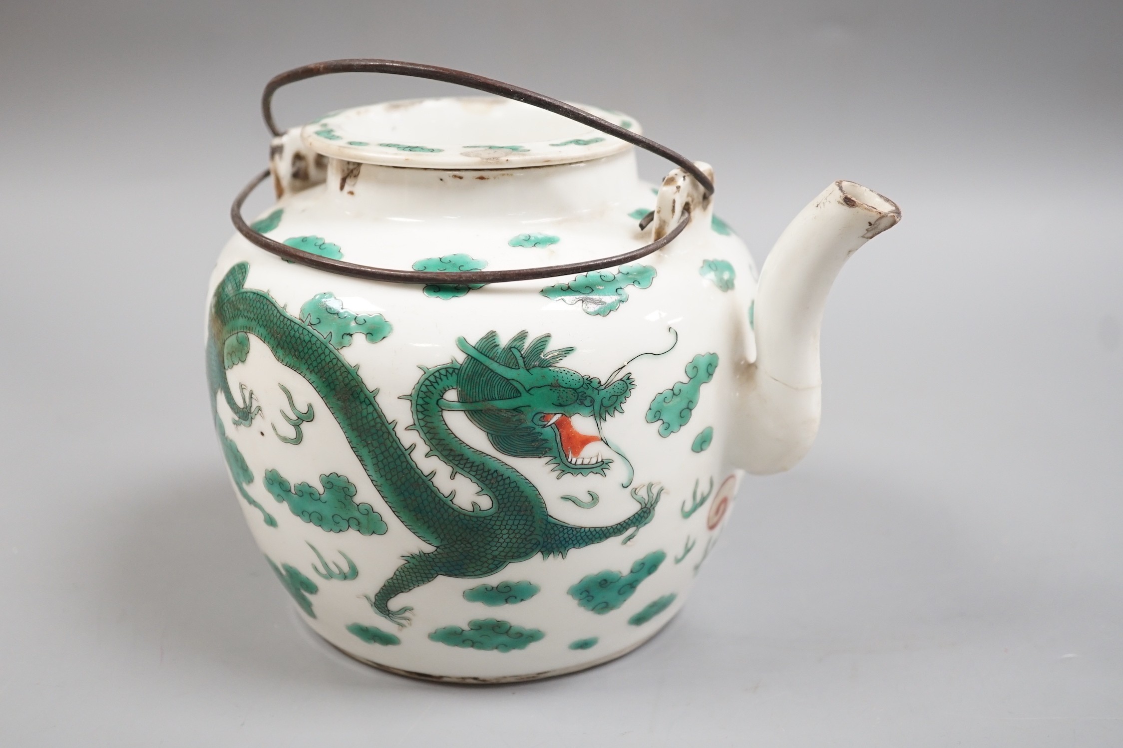 A Chinese enamelled porcelain ‘dragon’ teapot, late 19th century, 12cm